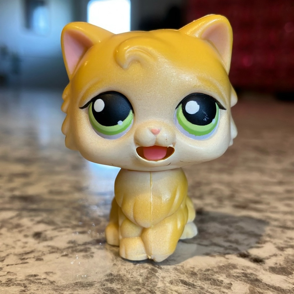 Littlest Pet Shop Yellow Persian Cat